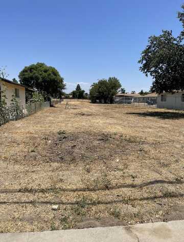 2146 N Bridge Street, Visalia, CA 93291