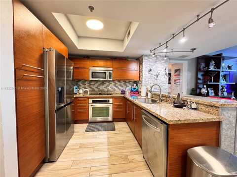 2641 N Flamingo Rd, Sunrise, FL 33323