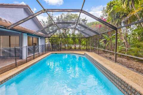 9033 NW 47th Ct, Coral Springs, FL 33067