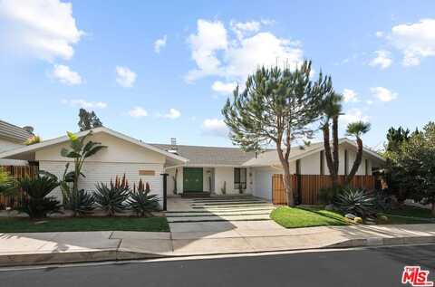 5200 Los Diegos Way, Los Angeles, CA 90027