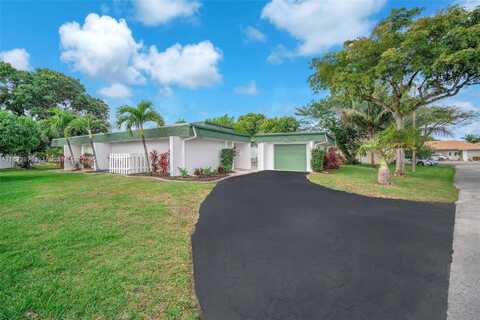 5820 Australian Pine Dr, Tamarac, FL 33319