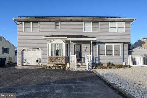 111 E SHREWSBURY DRIVE, TUCKERTON, NJ 08087
