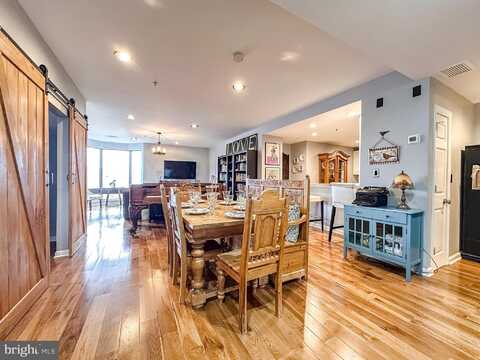 10 E LEE STREET, BALTIMORE, MD 21202