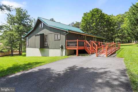 239 THE WOODS ROAD, HEDGESVILLE, WV 25427
