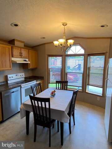 2002 W MAIN STREET, EPHRATA, PA 17522