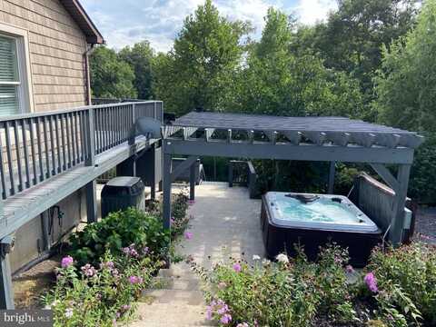 271 OGDEN FARM ROAD, MOOREFIELD, WV 26836