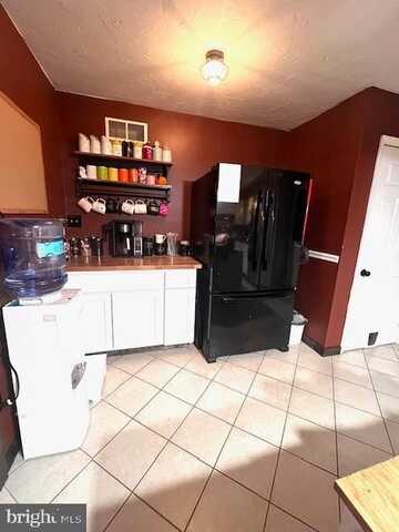 21 HEIGHTS COURT, ABBOTTSTOWN, PA 17301