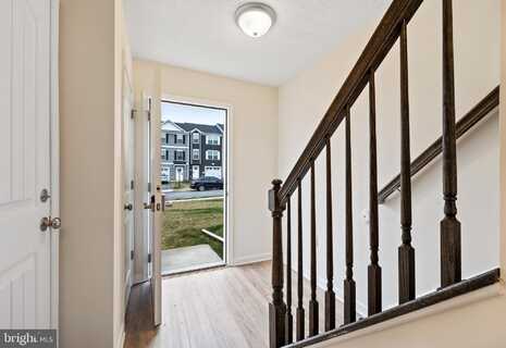 211 STRATFORD DR, RED LION, PA 17356