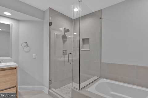 19 BUCKINGHAM PLACE, CHERRY HILL, NJ 08003