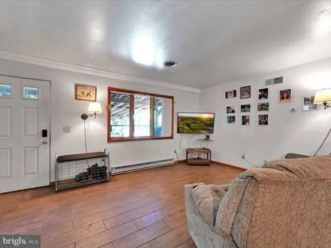 400 SMITH LANE, PALMYRA, PA 17078