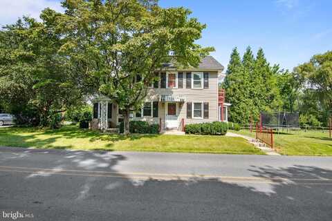 1581 GARMAN DRIVE, CHAMBERSBURG, PA 17202