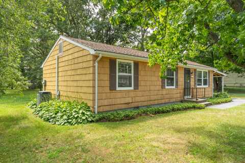 18 Saint Joseph Court, Groton, CT 06340