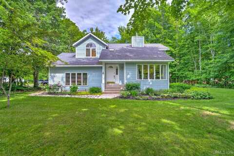 6375 W Hillcrest, Manistique, MI 49854