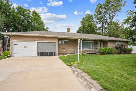 624 E Mitchell Avenue, Waterloo, IA 50702