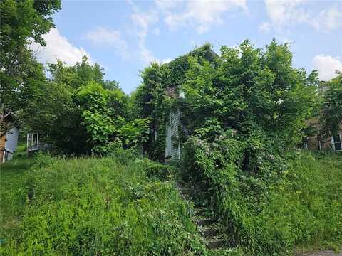 709 7th St, Marianna, PA 15345
