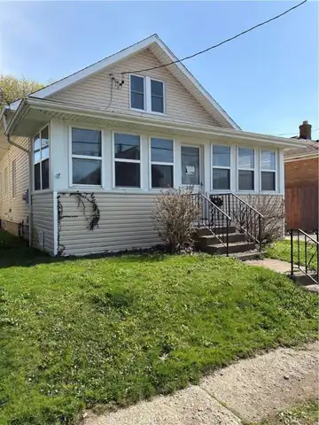 1377 W 32nd St, Erie, PA 16508