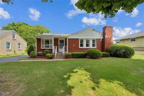 1512 Woodlawn Dr, Latrobe, PA 15650