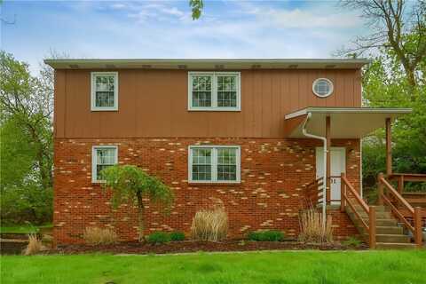 2331 McKees Rocks Rd, Robinson Twp, PA 15136