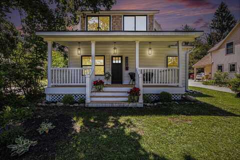 1124 E Mitchell Street, Petoskey, MI 49770