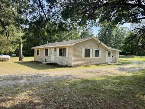36 S McMasters Bridge Road, Grayling, MI 49738