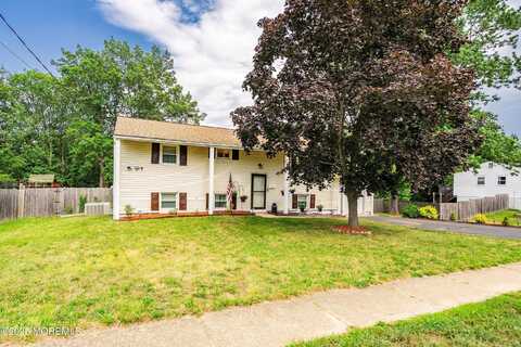 28 Salem Hill Road, Howell, NJ 07731