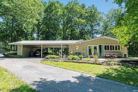 8127 E US 33 Highway, Churubusco, IN 46723