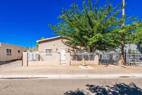3528 CYPRESS Drive SW, Albuquerque, NM 87105