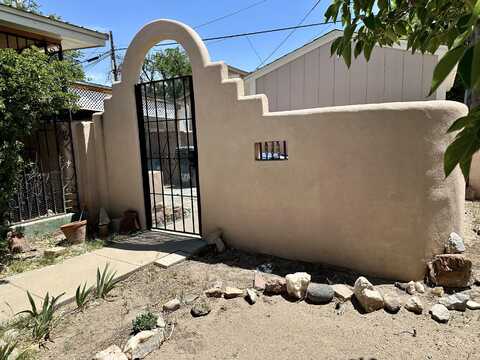 604 9TH Street SW, Albuquerque, NM 87102