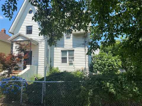 10121 46th Avenue, Corona, NY 11368