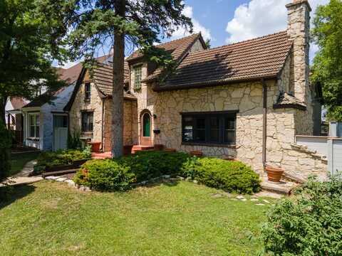 1928 Kennicott Court, Des Plaines, IL 60018