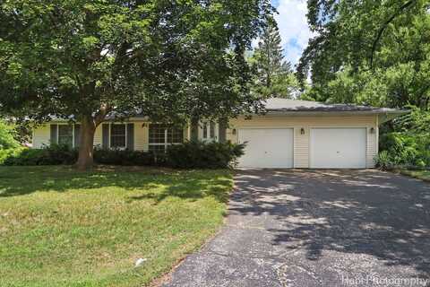 3320 W Skyway Drive, McHenry, IL 60050