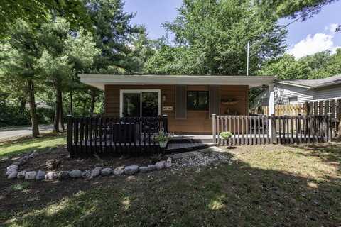 38515 N Forest Avenue, Spring Grove, IL 60081