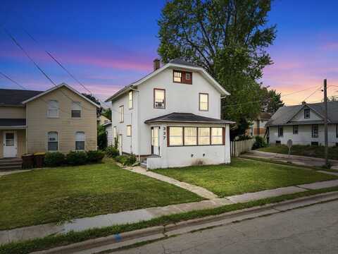 337 W American Street, Freeport, IL 61032