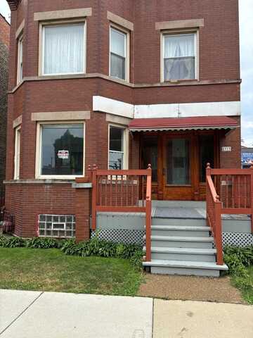 2737 W Belmont Avenue, Chicago, IL 60618