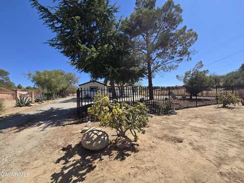 4102 Pearblossom Highway, Palmdale, CA 93552