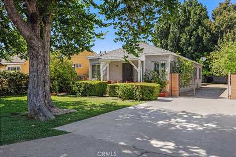 16005 Wyandotte Street, Lake Balboa, CA 91406