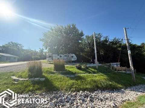 6100 N Lakeshore Drive, Brooklyn, IA 52211