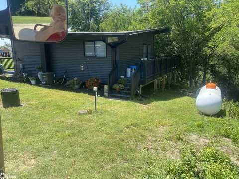 1308 Holiday Lane, Brooklyn, IA 52211