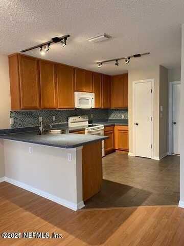 7717 HIGHCHAIR Lane, Jacksonville, FL 32210