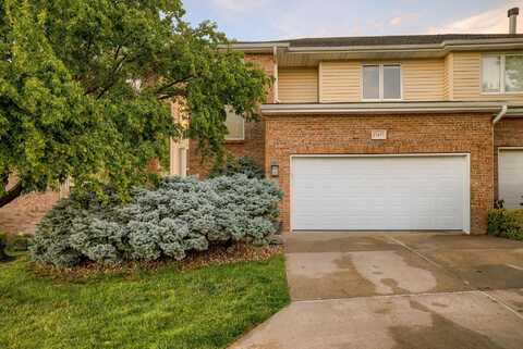 17477 Riviera Drive, Omaha, NE 68136