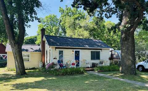 609 E Van Deinse Street, Greenville, MI 48838
