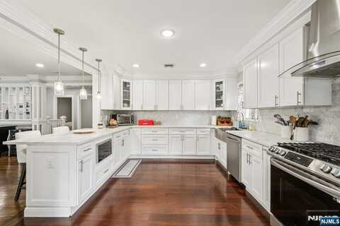 146 Livingston Street, Northvale, NJ 07647
