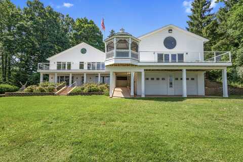 15665 Portage Road, Vicksburg, MI 49097