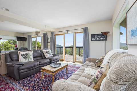 719 Roundabout Road, Killington, VT 05751