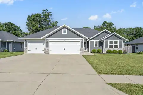 724 N Vermillion Drive, Strafford, MO 65757