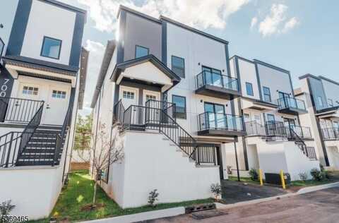 716 Seaport Dr, Elizabeth, NJ 07201