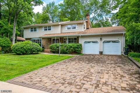 6 Point Of Woods Dr, North Brunswick, NJ 08902
