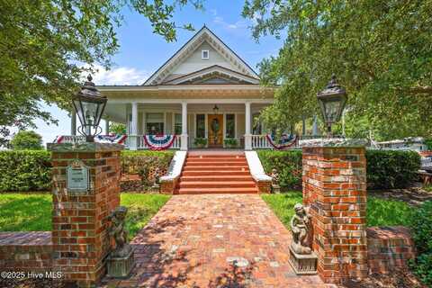 502 South Avenue, Oriental, NC 28571