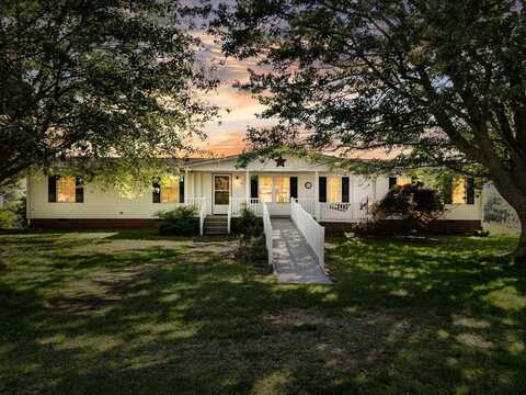 913 Old Furnace Road SW, Floyd, VA 24091