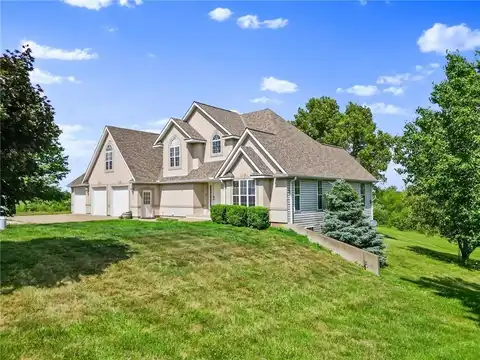 8747 Southpoint Drive, Richmond, MO 64085